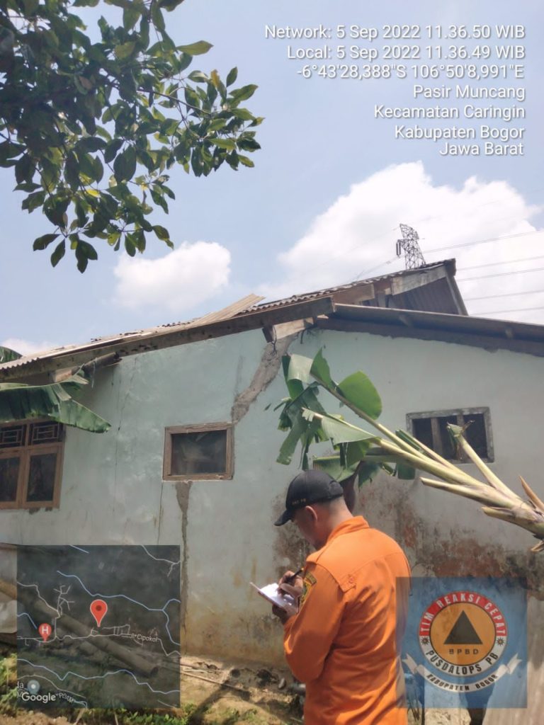 Angin Kencang Yang Menerpa Kecamatan Caringin Membuat Banyak Rumah