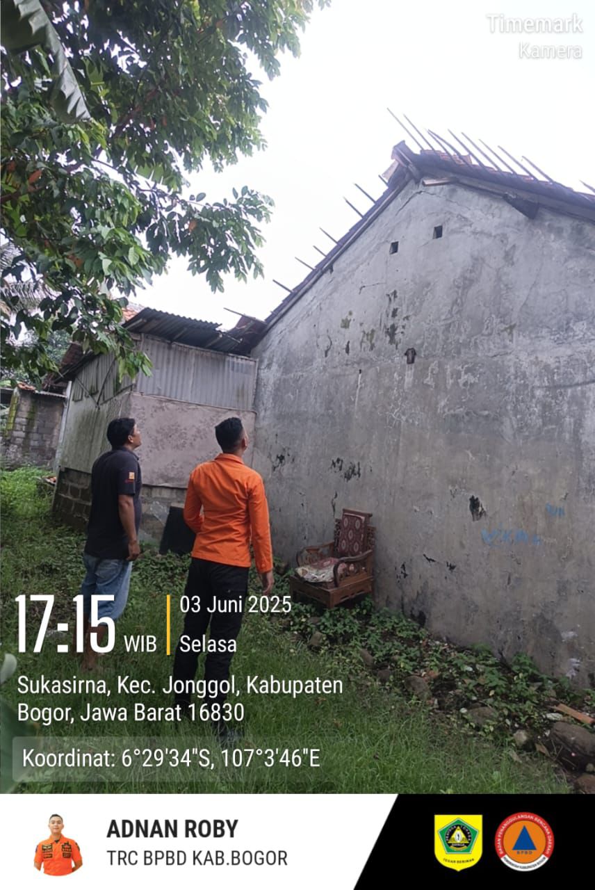 Angin Kencang Sebabkan Kerusakan Rumah di Desa Sukasirna Kecamatan Jonggol