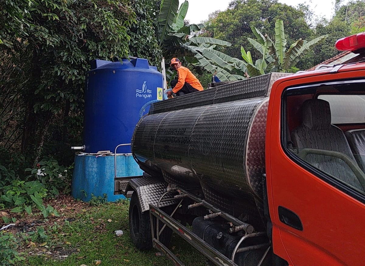 Dua Kampung di Cijayanti Babakan Madang Mengering, BPBD Salurkan 10.000 Liter Air