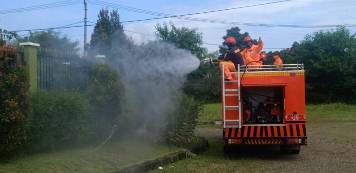 Penyemprotan Disimfektan di Kecamatan Cibinong dan Kecamatan Babakan Madang Penyemprotan Disimfektan di Kecamatan Cibinong dan Kecamatan Babakan Madang