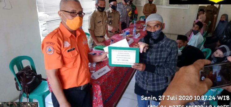 Pembagian Dana Tunggu Hunian ( DTH ) dan Pengiriman Bantuan Logistik di Kecamatan Nanggung Pembagian Dana Tunggu Hunian ( DTH ) dan Pengiriman Bantuan Logistik di Kecamatan Nanggung