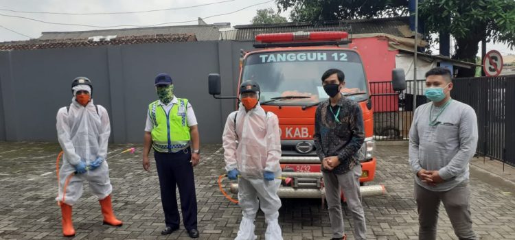 BPBD KAB BOGOR MELAKUKAN KPENYEMPROTAN CAIRAN DESINFEKTAN DAN ANTISEPTIK BPBD KAB BOGOR MELAKUKAN KPENYEMPROTAN CAIRAN DESINFEKTAN DAN ANTISEPTIK
