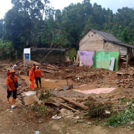 Tanah Longsor dan Banjir Bandang di Kecamatan Pamijahan