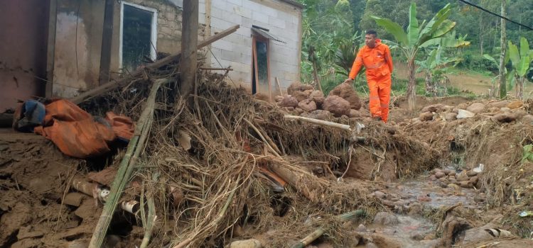 Tanah Longsor dan Banjir Bandang Kecamatan Pamijahan