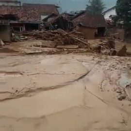 1.620 Jiwa Terdampak Banjir Bandang di Leuwiliang
