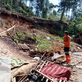 Tanah Longsor dan Banjir Bandang di Kecamatan pamijahan