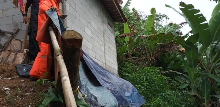Terjadi Longsor Akibat Hujan Deras di Kecamatan Dramaga Kabupaten Bogor