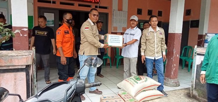 Team Reaksi Cepat Giat Penyerahan Bantuan kepada korban Paska Bencana Banjir Bandang&Tanah longsor di Kecamatan Pamijahan