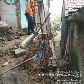 2 rumah warga menjadi dampak akibat hujan deras yang mengakibatkan TPT Ambruk