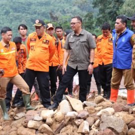 Plt Bupati Bogor Tetapkan Status Tanggap Darurat Bencana Pergerakan Tanah di Bojongkoneng