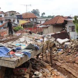 Menko PMK : BNPB Akan Berikan Dana Hunian Sementara Bagi Pengungsi di Bogor